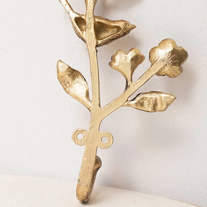 AvianCharm – Metal Wall Hook with Playful Bird Design