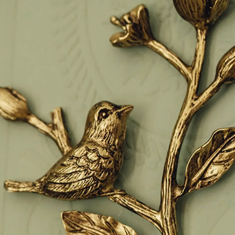 AvianCharm – Metal Wall Hook with Playful Bird Design